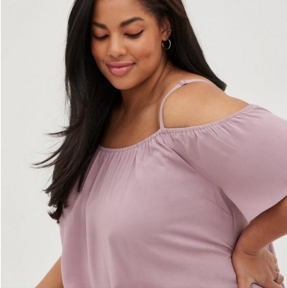 Torrid Cold Shoulder Top Size 2 - Picture 2 of 10